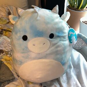 Squish-mallow Keith the dragon blue white silver from a smoke free home